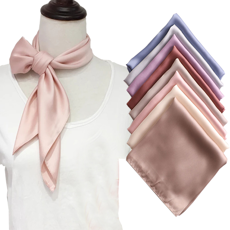 Bufanda de cuello unicolor de  - Women'S Fashion In The 50S reseña y precio